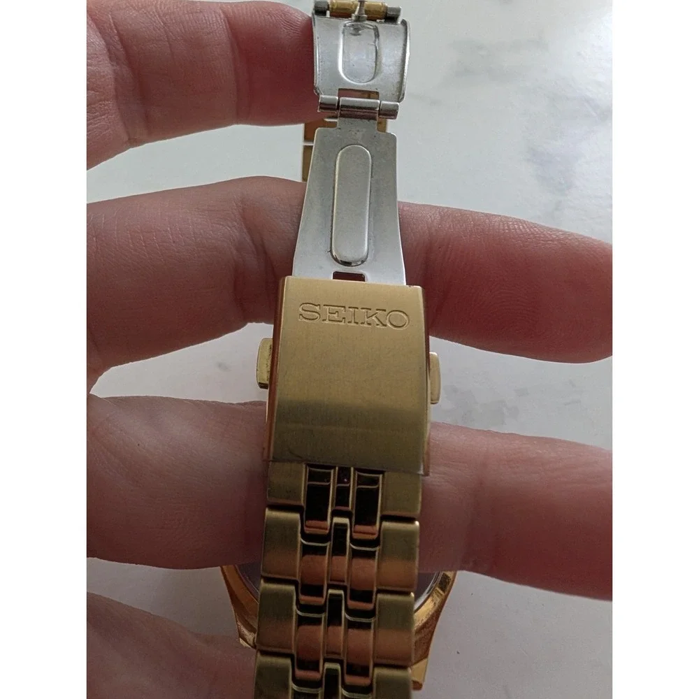 Seiko 7N43-9048 Men's Gold Tone Quartz Watch Black Dial Day Date Stainless